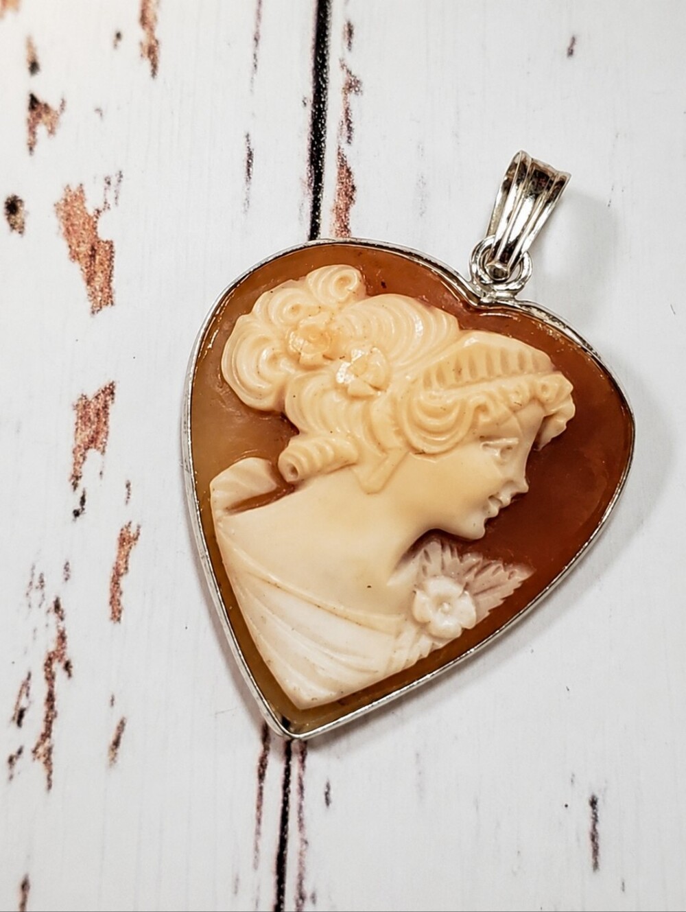 Genuine Italian Conch Shell Heart Shaped Cameo Pendant Sterling Silver Vintage